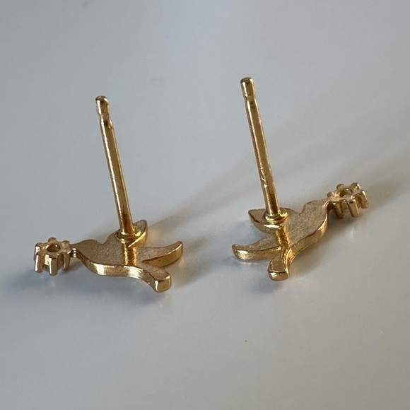14k Gold Vermeil Tiny Bird Studs - Picture 12 of 15